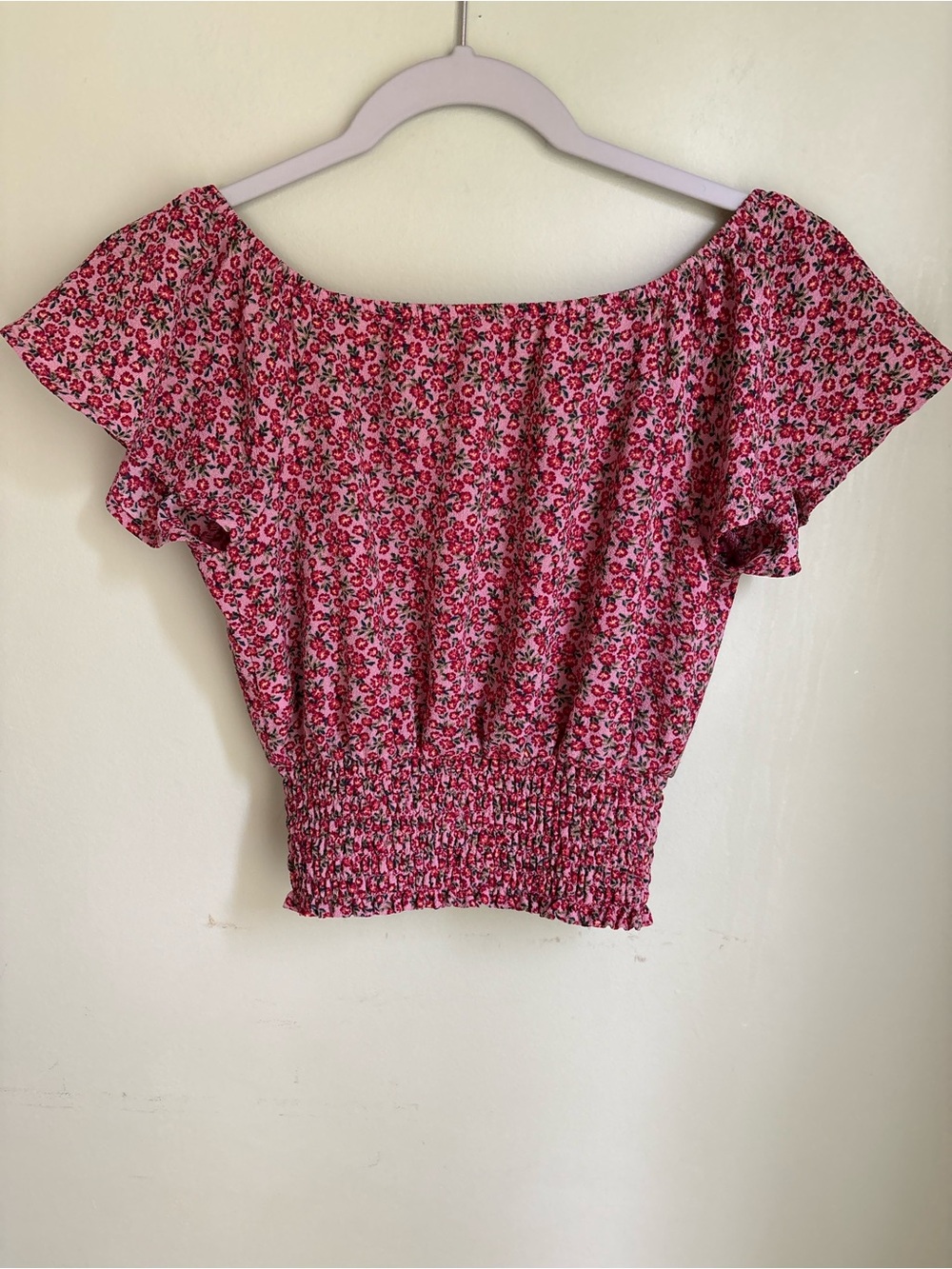 Monteau Pink Floral Smocked Crop Top w/short flutter sleeves. Small. Great shape - Picture 7 of 15